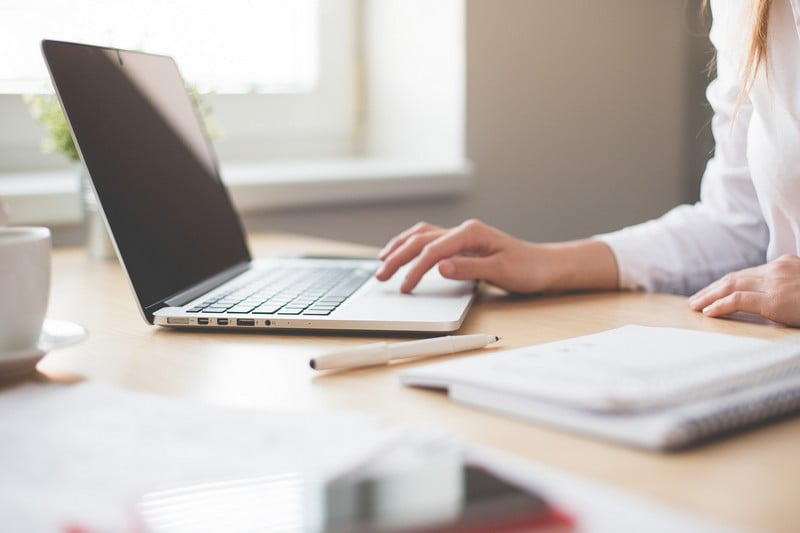 Quais aplicações uma solução CRM oferece à empresa